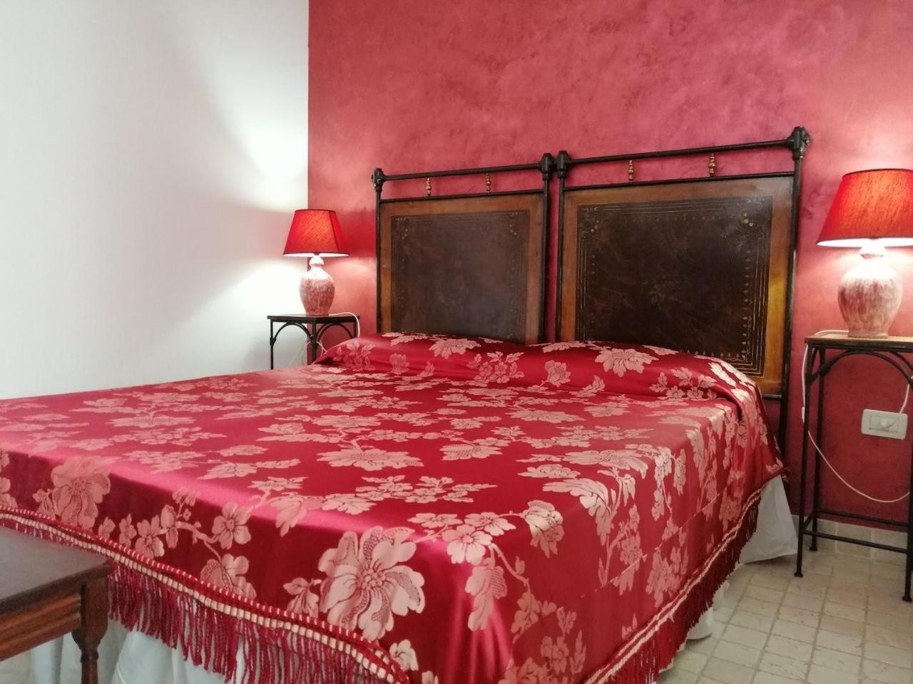 Anticadimora Dei Pepe Bed & Breakfast Salve Exterior photo